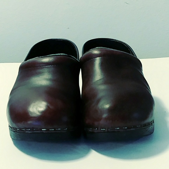 ecco clog